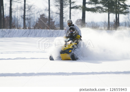雪地摩托 12655943