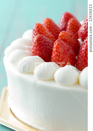 Hall cake strawberry shortcake 12656813