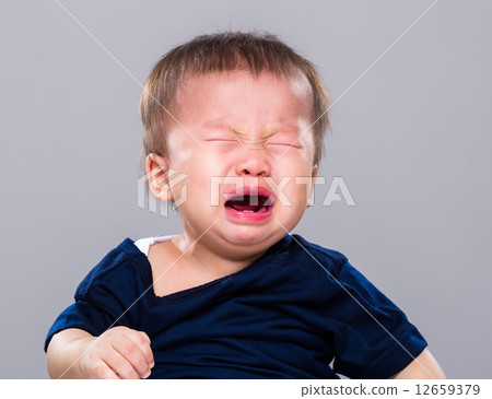 Baby crying 12659379