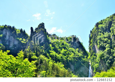 新鮮的綠色層雲 12665152