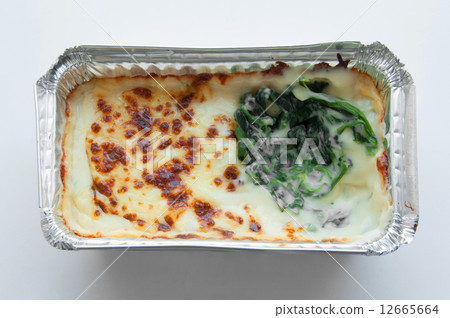 baked spinach with cheese in froid package 12665664
