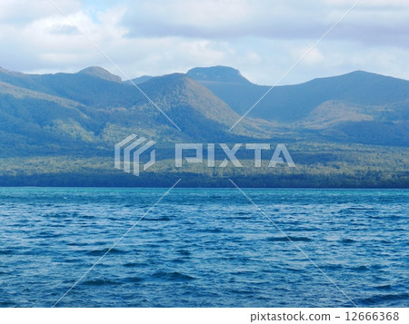 Shikotsu湖和Tarumaeyama山2014年秋天 12666368