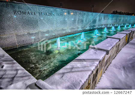 charlotte queen city skyline near romare bearden park in winter snow 12667247