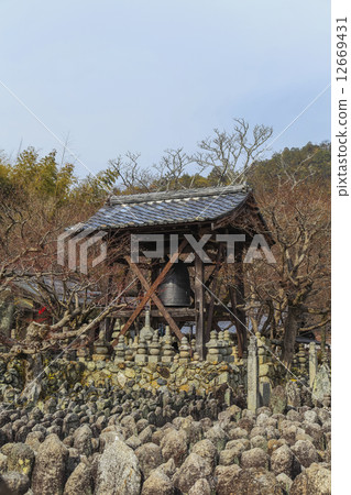 西岸的川原(鐘樓) 西岸的川原(鐘樓) 12669431