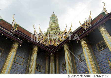 泰國宮殿寺廟 12669537