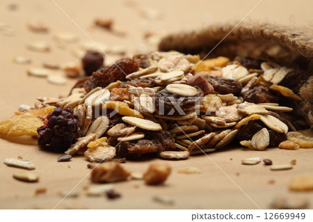 The cereal mix with prunes and raisins in sack for breakfast  12669949