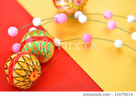 New Year image Kamori and mochi ball 12670014
