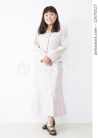 高級婦女肖像 12670327