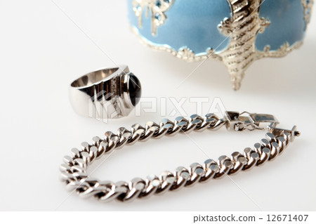 閃亮的珠寶 12671407