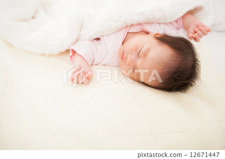 Newborn girl Newborn girl 12671447