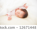 Newborn girl 12671448