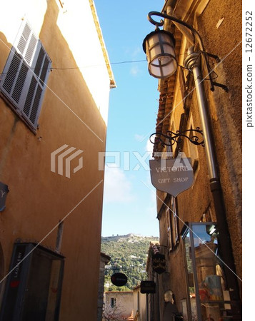 Eze Eze 12672252