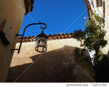 Eze 12672256
