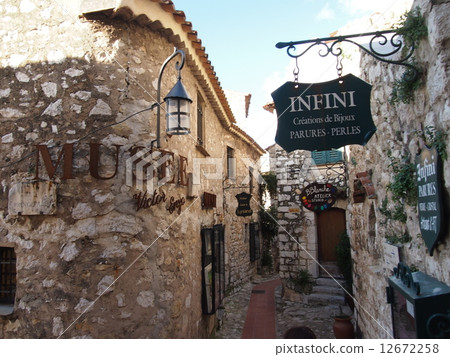 Eze Eze 12672258