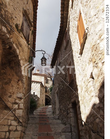 Eze Eze 12672334