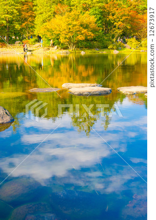 Park autumn scenery Park autumn scenery 12673917
