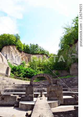 Ruin-like mortar square 12674055