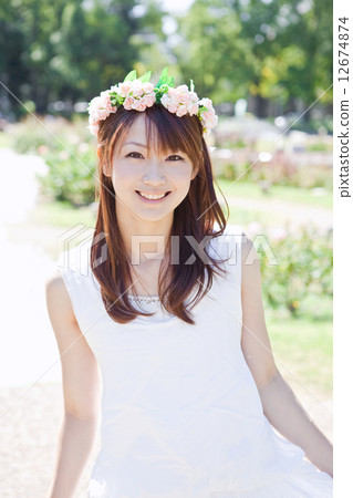 女性肖像 12674874