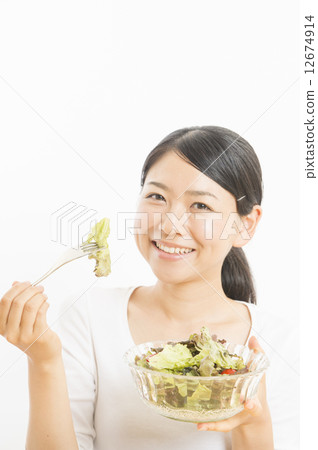 Eat salad 12674914