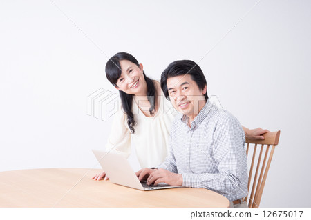高級夫婦 12675017