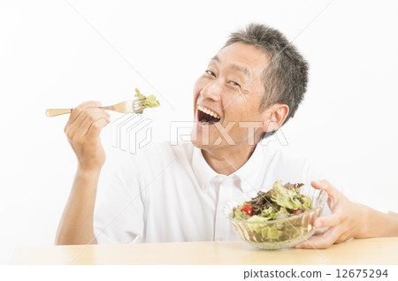 Eat salad 12675294