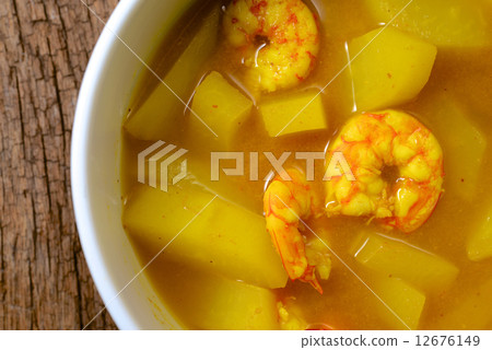 hot and sour, shrimp with papaya 12676149
