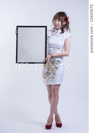 Taiwanese ladies with china dress 12683678