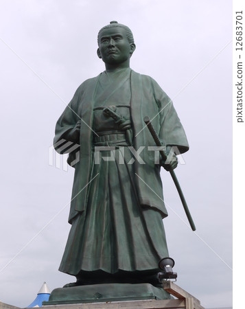 Statue of three priests Shintaro Nakaoka Statue of three priests Shintaro Nakaoka 12683701