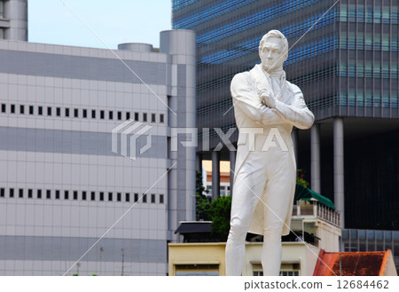 Sir Raffles statue 12684462