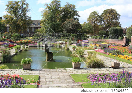 Kensington palace garden, UK Kensington palace garden, UK 12684851