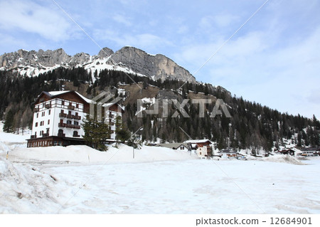 frozen Lake Misurina at Dolomites, Italy 12684901