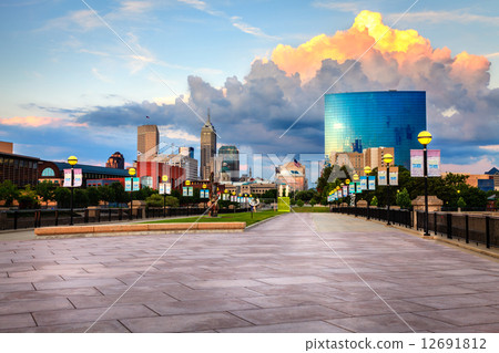 Indianapolis skyline 12691812
