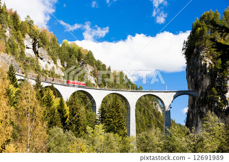 train on Rhaetian Railway, Landwasserviadukt, canton Graubunden, 12691989