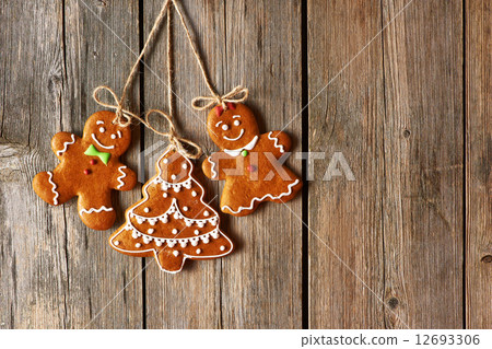 Christmas homemade gingerbread couple cookies Christmas homemade gingerbread couple cookies 12693306