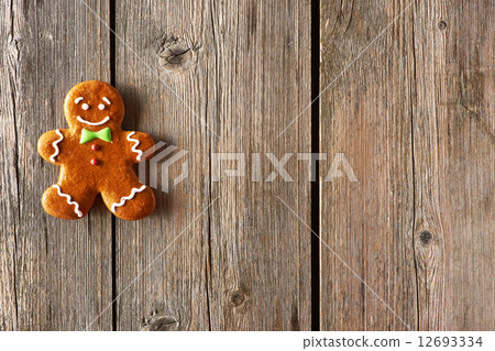 Christmas homemade gingerbread man cookie Christmas homemade gingerbread man cookie 12693334