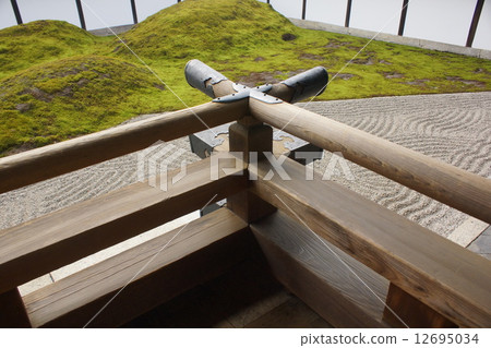 Column space 12695034