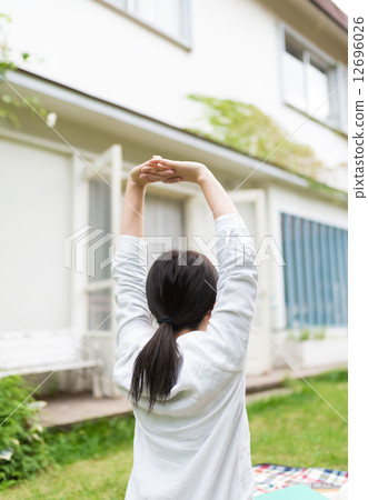 Living with a garden Living with a garden 12696026