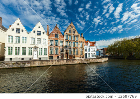 Bruges canals 12697769