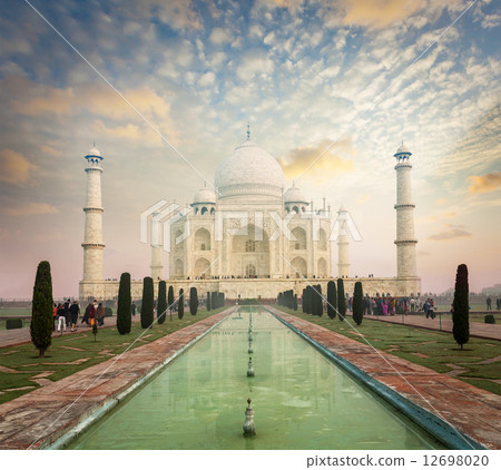 Taj Mahal on sunrise sunset, Agra, India Taj Mahal on sunrise sunset, Agra, India 12698020