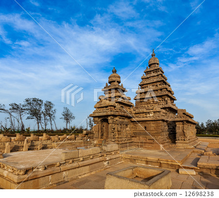 Shore temple - World heritage site in Mahabalipuram, Tamil Nad Shore temple - World heritage site in Mahabalipuram, Tamil Nad 12698238