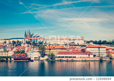 View of Charles bridge over Vltava river and Gradchany (Prague C 12698694