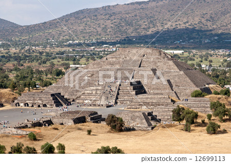 Pyramid of the Moon. Teotihuacan, Mexico Pyramid of the Moon. Teotihuacan, Mexico 12699113