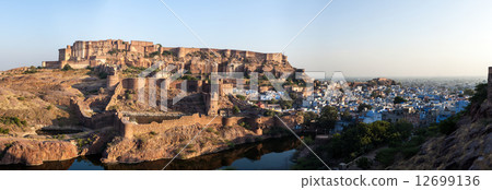 Mehrangarh Fort, Jodhpur, Rajasthan, India Mehrangarh Fort, Jodhpur, Rajasthan, India 12699136