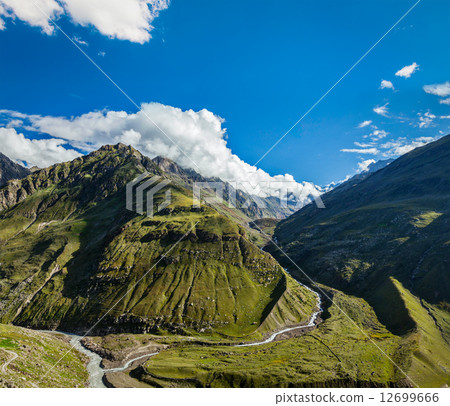 Himalayan valley 12699666