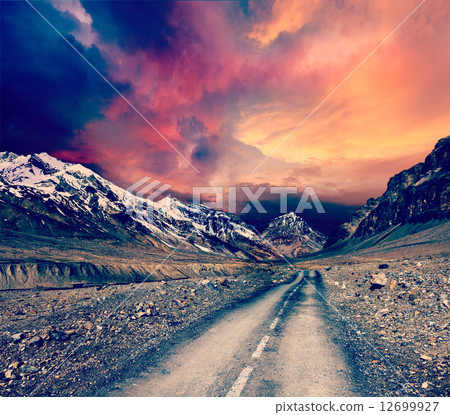 Road in mountains 12699927