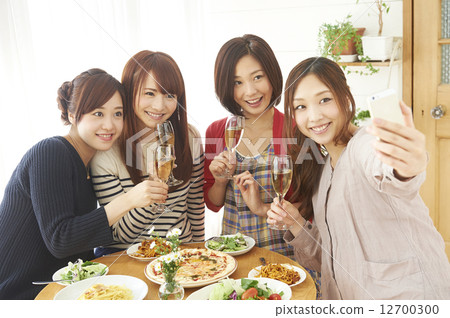 四個女孩女孩要自我 四個女孩女孩要自我 12700300