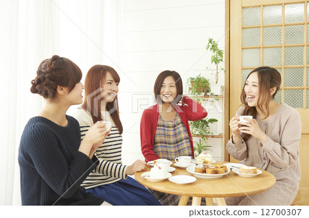 4 girls to tea 4 girls to tea 12700307