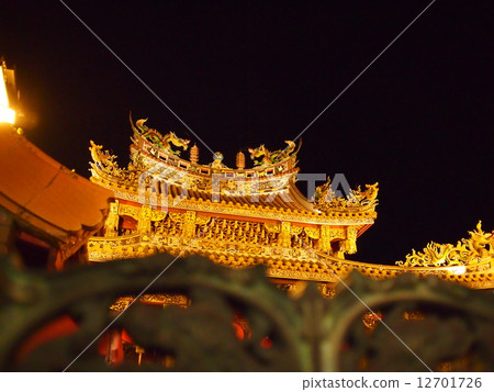 橫跨大門的陵墓橫跨門 12701726