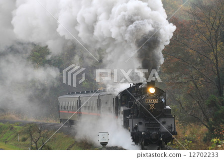 Moka Railway “Smoke from steam locomotives rising in the mountains” 12702233