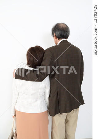 蹲在後面的高級夫婦 蹲在後面的高級夫婦 12702428